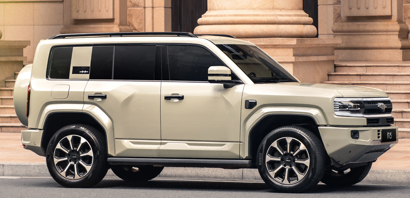 Fang Cheng Bao B5 - Awaken Your Electric Instinct Stand Apart